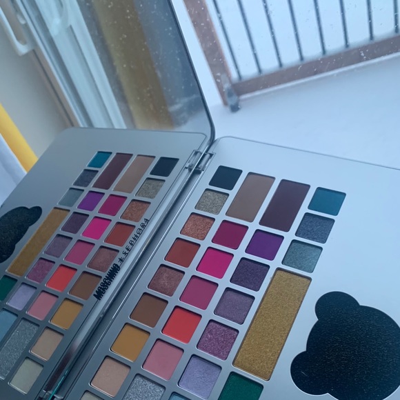 Moschino X Sephora Laptop Eyeshadow Palette - Picture 4 of 5